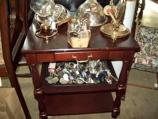 Appraisal: A COLLECTION OF FOUR ITEMS INCLUDING PLATED WARE CUTLERY ETC