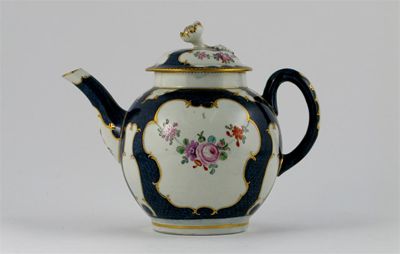 Appraisal: A Worcester teapot and cover with floral finial painted with