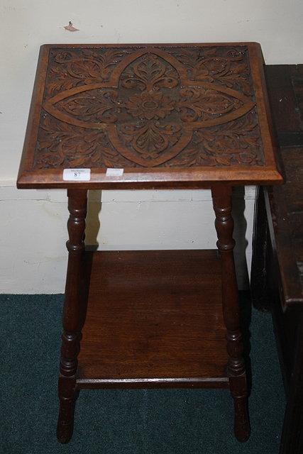 Appraisal: A SMALL ARTS AND CRAFTS WALNUT SQUARE OCCASIONAL TABLE with