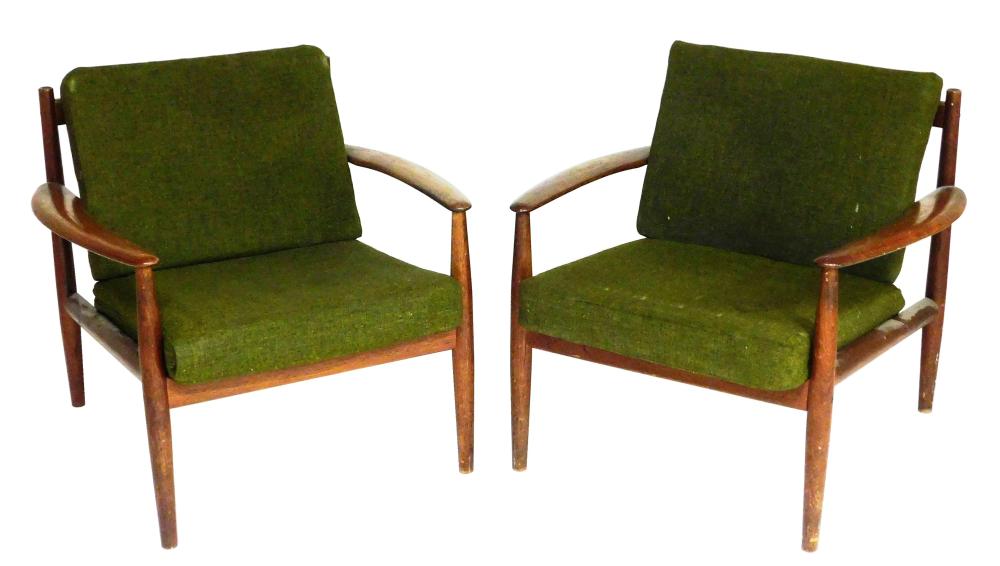 Appraisal: MODERN Pair John Stuart mid-century wood lounge chairs with green