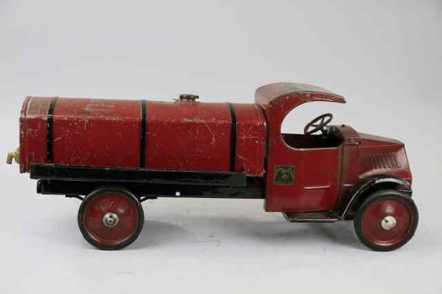 Appraisal: STEELCRAFT MACK OIL TANK TRUCK C famous Mack cab with