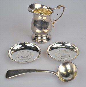 Appraisal: A George III silver OEP sauce ladle Thomas James London