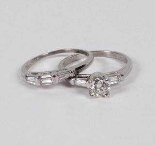 Appraisal: PLATINUM PIECE DIAMOND BRIDAL SET HAVING CT CENTER ROUND CUT