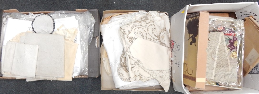 Appraisal: Linen and lace table linen and a box of needlework