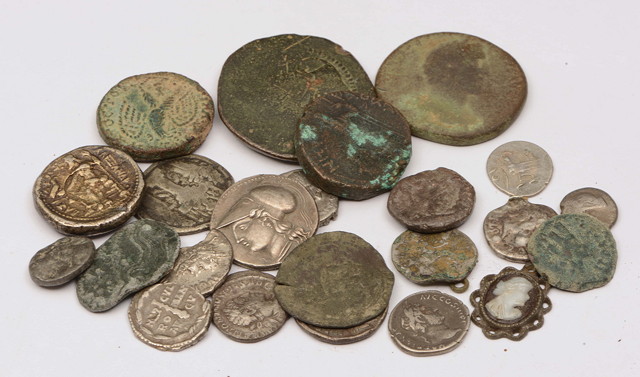 Appraisal: A GROUP OF ROMAN AND GREEK COINS