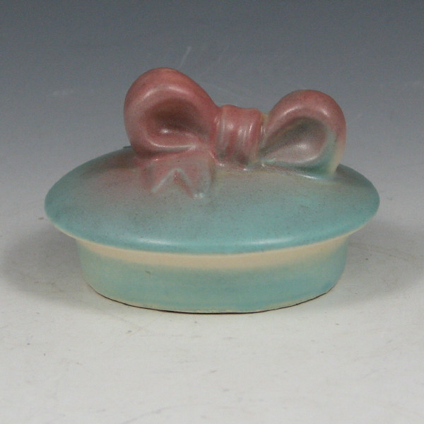 Appraisal: Hull Bow Knot Sugar Lid - Mint Bow Knot lid