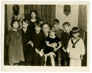 Appraisal: Houdini Harry Photograph of Houdini with Teddy Roosevelt s Grandchildren