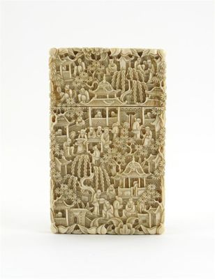 Appraisal: A Chinese Canton carved ivory cardcase decorated with many figures