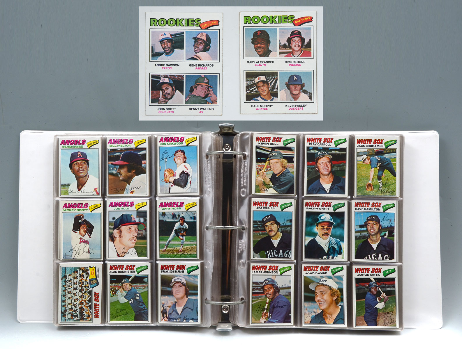 Appraisal: TOPPS BASEBALL CARD ALBUM Complete set with star rookies Andre