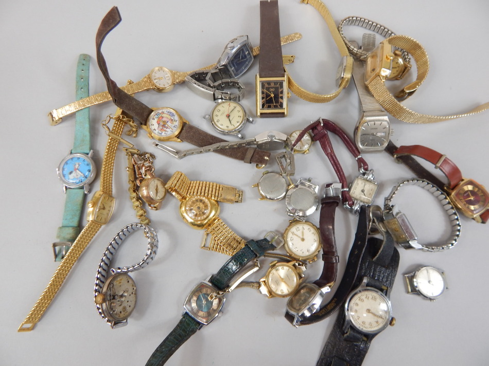 Appraisal: A large quantity of ladies wristwatches to include steel gold