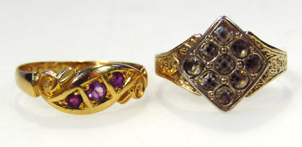 Appraisal: An ct gold dress ring set with three small amethyst