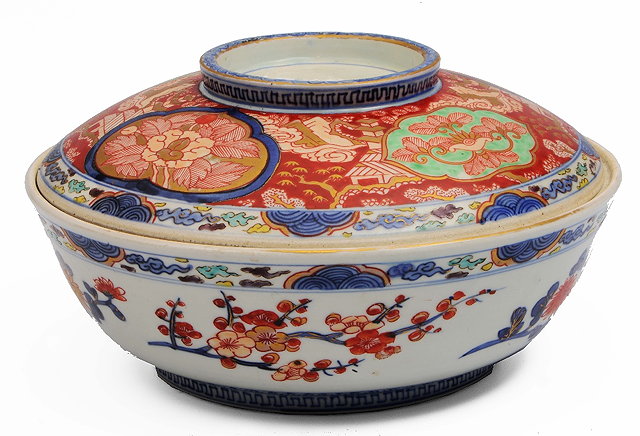 Appraisal: A Japanese Imari bowl and cover - of shallow convex