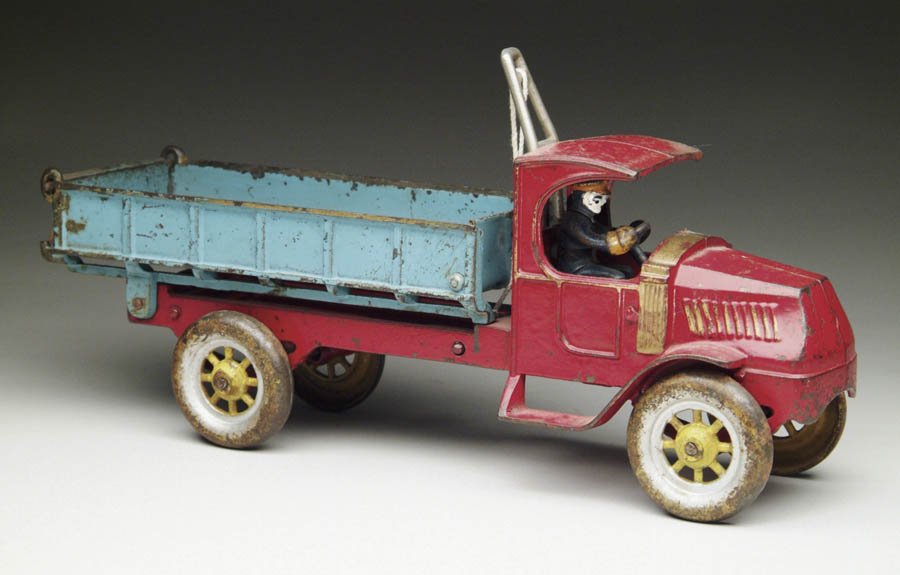 Appraisal: KENTON MACK LIFT DUMP TRUCK Red enameled cab with gold