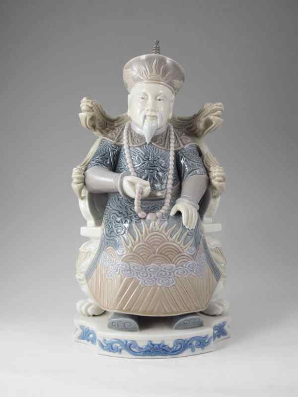 Appraisal: LLADRO PORCELAIN FIGURINE ''CHINESE NOBLEMAN'' Jose Roig sculpture issued retired