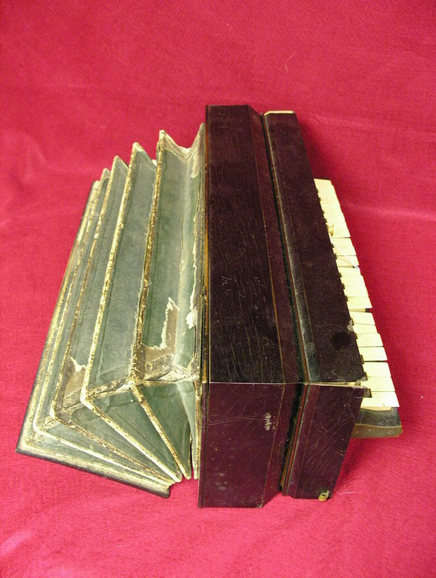 Appraisal: BUSSON BREVETE PARIS ACCORDION TYPE INST Needs restoration