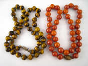 Appraisal: A mixed lot comprising a tiger's eye bead necklace and