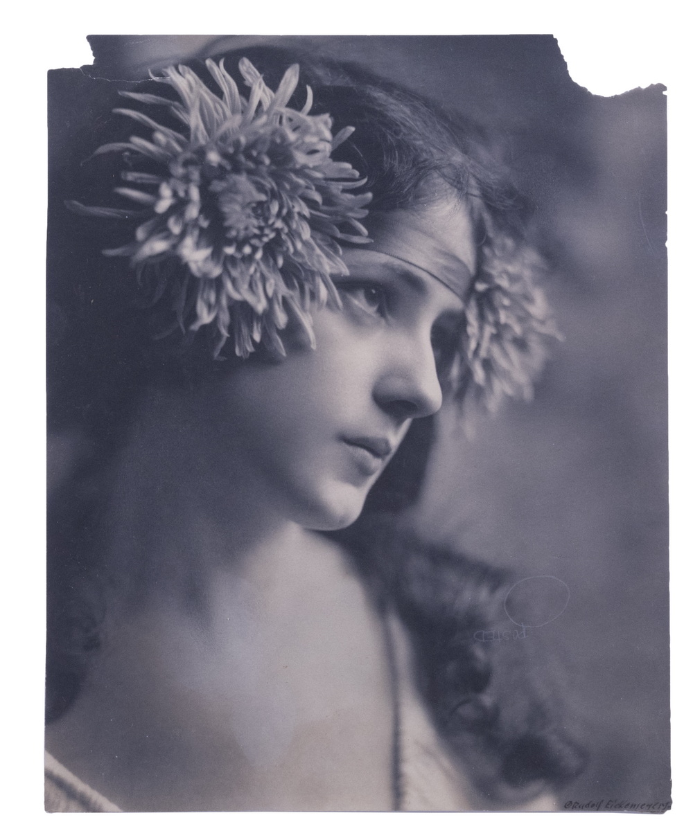 Appraisal: AN ORIGNAL SIGNED PHOTO OF ACTRESS EVELYN NESBIT TAKEN BY