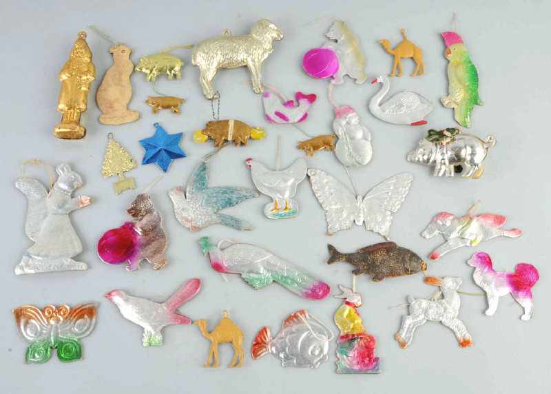 Appraisal: Lot of German Dresden Ornaments Description Assorted animals and one