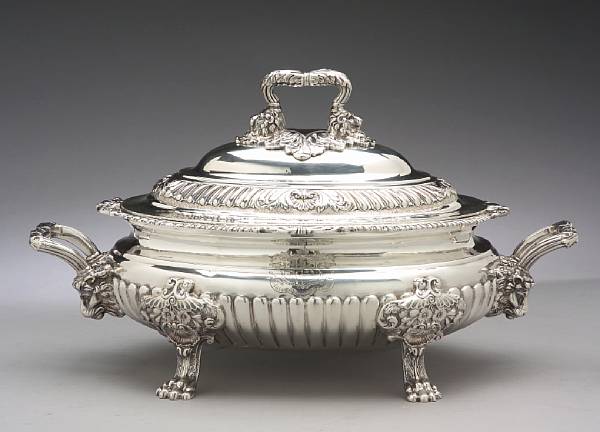 Appraisal: A George III silver soup tureen with coverGeorge amp John