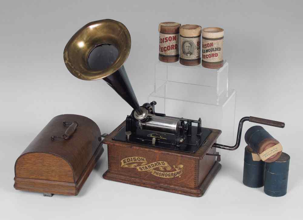 Appraisal: EDISON STANDARD CYLINDER PHONOGRAPH CYLINDERS Edison Standard cylinder phonograph oak