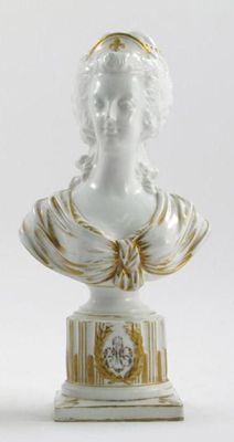 Appraisal: A Sampson bust of Madame de Pompadour with gilt decoration