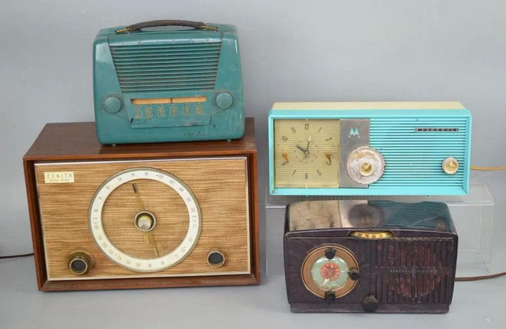 Appraisal: Lot Four Retro Radios including Zenith and General Electric all