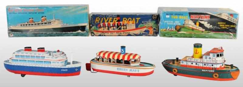 Appraisal: Lot of Tin Boat Battery-Operated Toys Description Japanese Working Includes