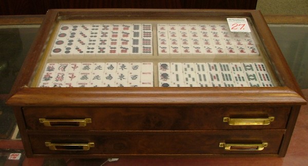 Appraisal: CHINESE MAH JONGG SET Approximately tiles of bamboo with bone