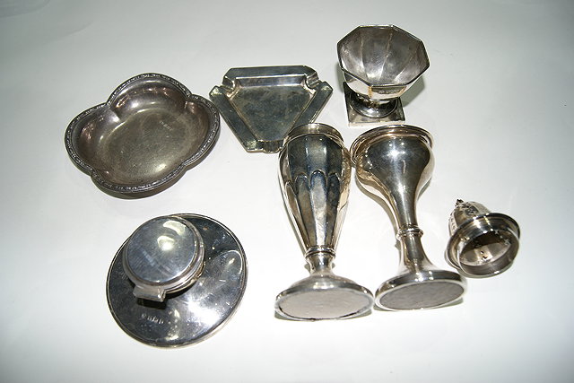 Appraisal: A SMALL QUANTITY OF MISCELLANEOUS SILVER including a silver caster