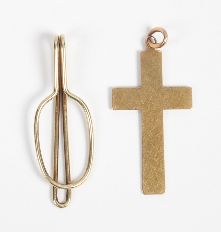 Appraisal: K gold cross pendant tie clip pendant is in L