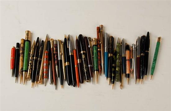 Appraisal: A Large Lot of E th C Fountain Pens Bakelite