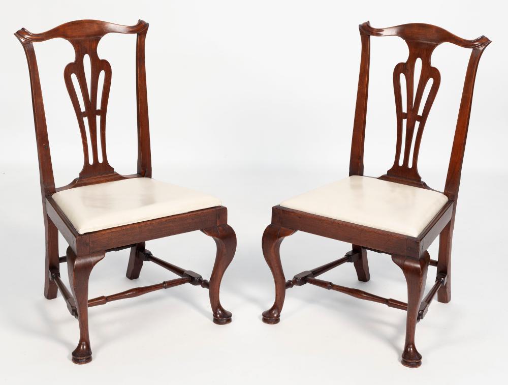 Appraisal: PAIR OF QUEEN ANNE TRANSITIONAL SIDE CHAIRS NORTH SHORE OF