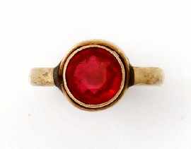 Appraisal: A ct gold synthetic ruby ring size W gms