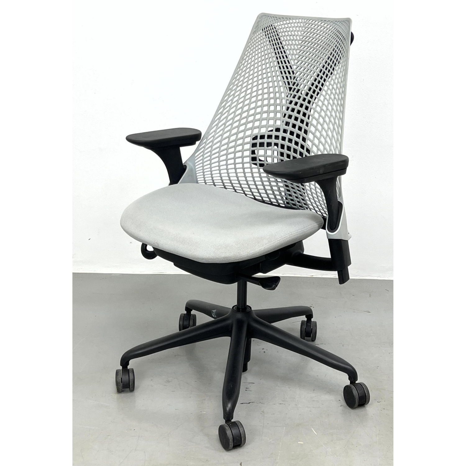 Appraisal: Herman miller office desk chair Dimensions H inches W inches