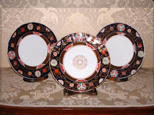 Appraisal: Title Ironstone plates with Imari decoration in the style of