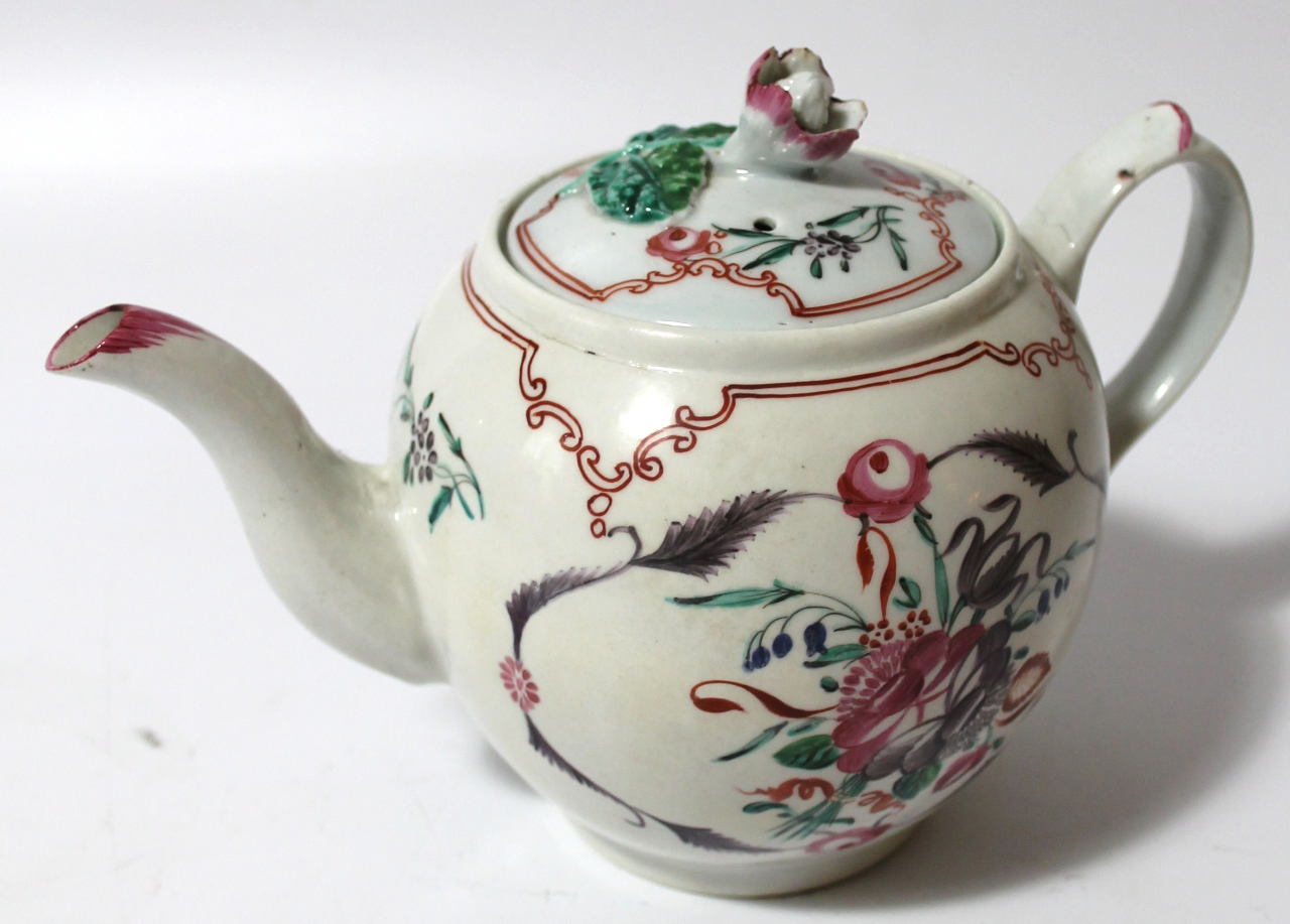 Appraisal: An early thC English porcelain teapot in the manner of