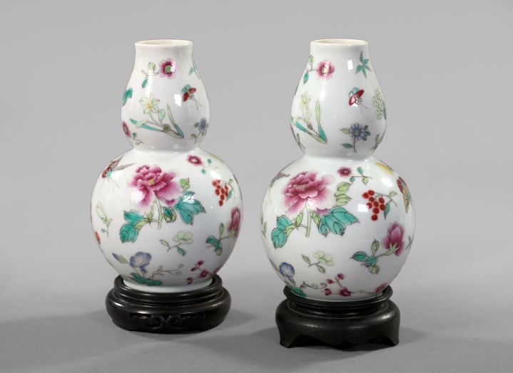 Appraisal: Attractive Pair of Tao Kuang Porcelain Garniture Vases second quarter