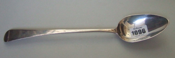 Appraisal: A silver Old English pattern stuffing spoon plain London