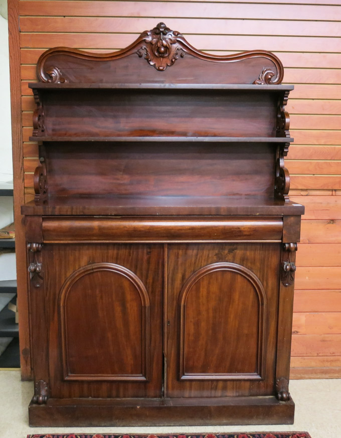 Appraisal: A VICTORIAN MAHOGANY CHIFFONIER English th century having two open