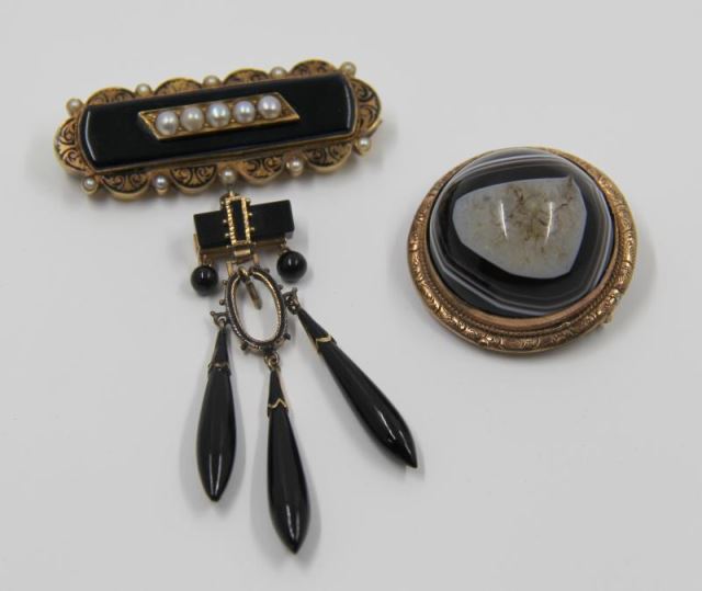 Appraisal: JEWELRY Victorian Jewelry Grouping Includes a Scottish banded agate brooch