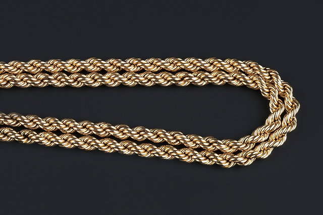 Appraisal: A CT GOLD ROPETWIST-LINK CHAIN cm long