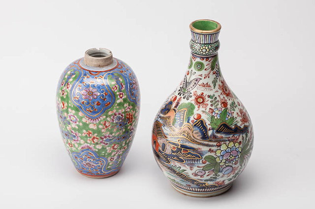 Appraisal: A TH CENTURY CHINESE PORCELAIN BOTTLE VASE with clobbered decoration