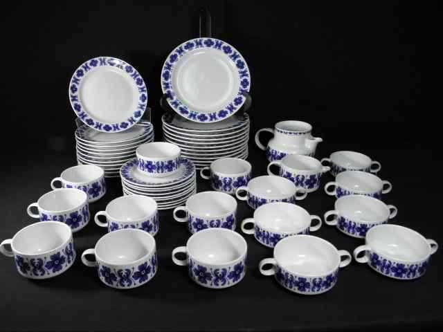 Appraisal: Richard Ginori Italian porcelain dinnerware in a blue floral pattern