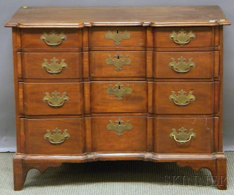 Appraisal: Chippendale-style Mahogany Blockfront Four-drawer Chest ht wd dp in