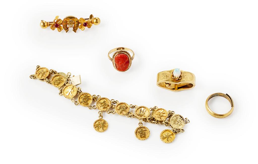 Appraisal: A collection of Chinese gem set jewellery to include a