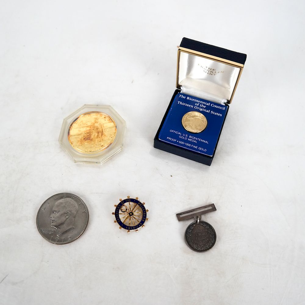 Appraisal: Bicentennial Gold Coin Commemorative Medal Other Bicentennial gold coin Franklin