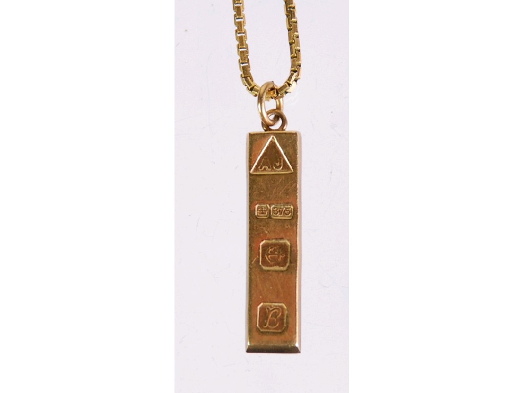 Appraisal: ct GOLD INGOT PENDANT AND THE ct GOLD BOX LINK