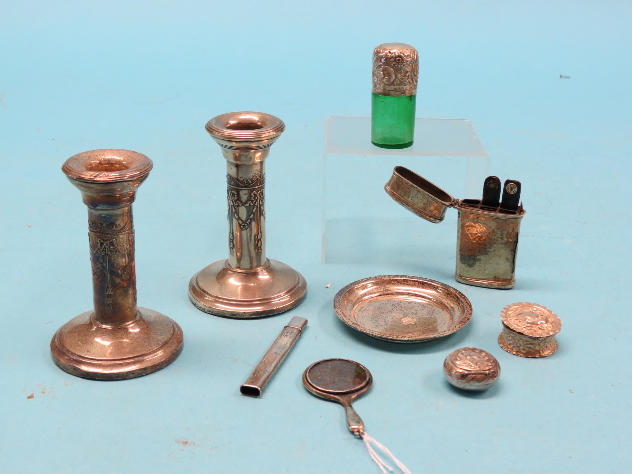 Appraisal: A Georgian white metal lancet case two lancets remain a