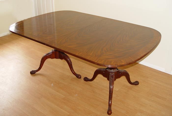 Appraisal: HERITAGE HEIRLOOM DOUBLE PEDESTAL DINING TABLE And leaves Beautiful banded