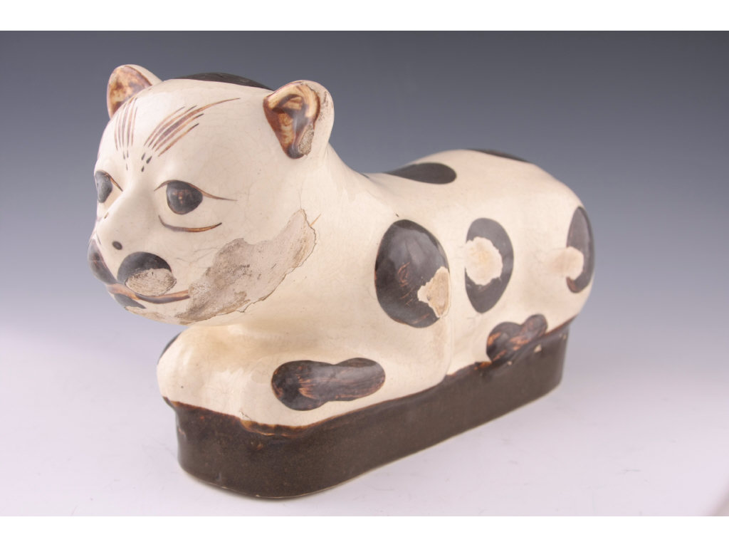 Appraisal: Chinese Head Rest ca - in the form of a